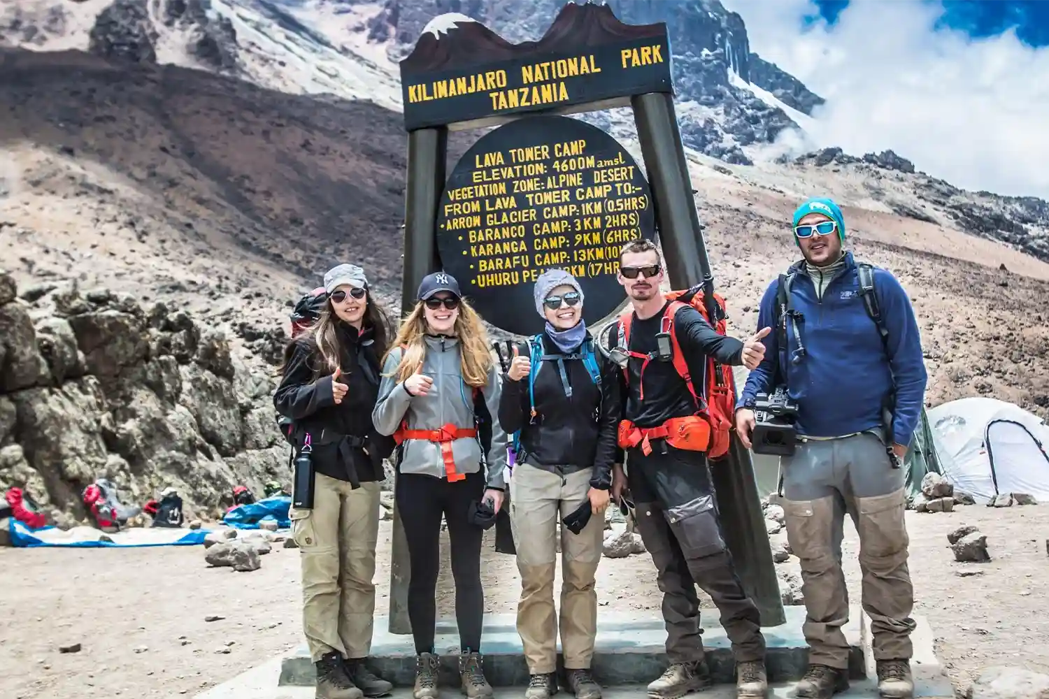 5 dies Grup del Mont Kilimanjaro unint-se a la ruta de Marangu