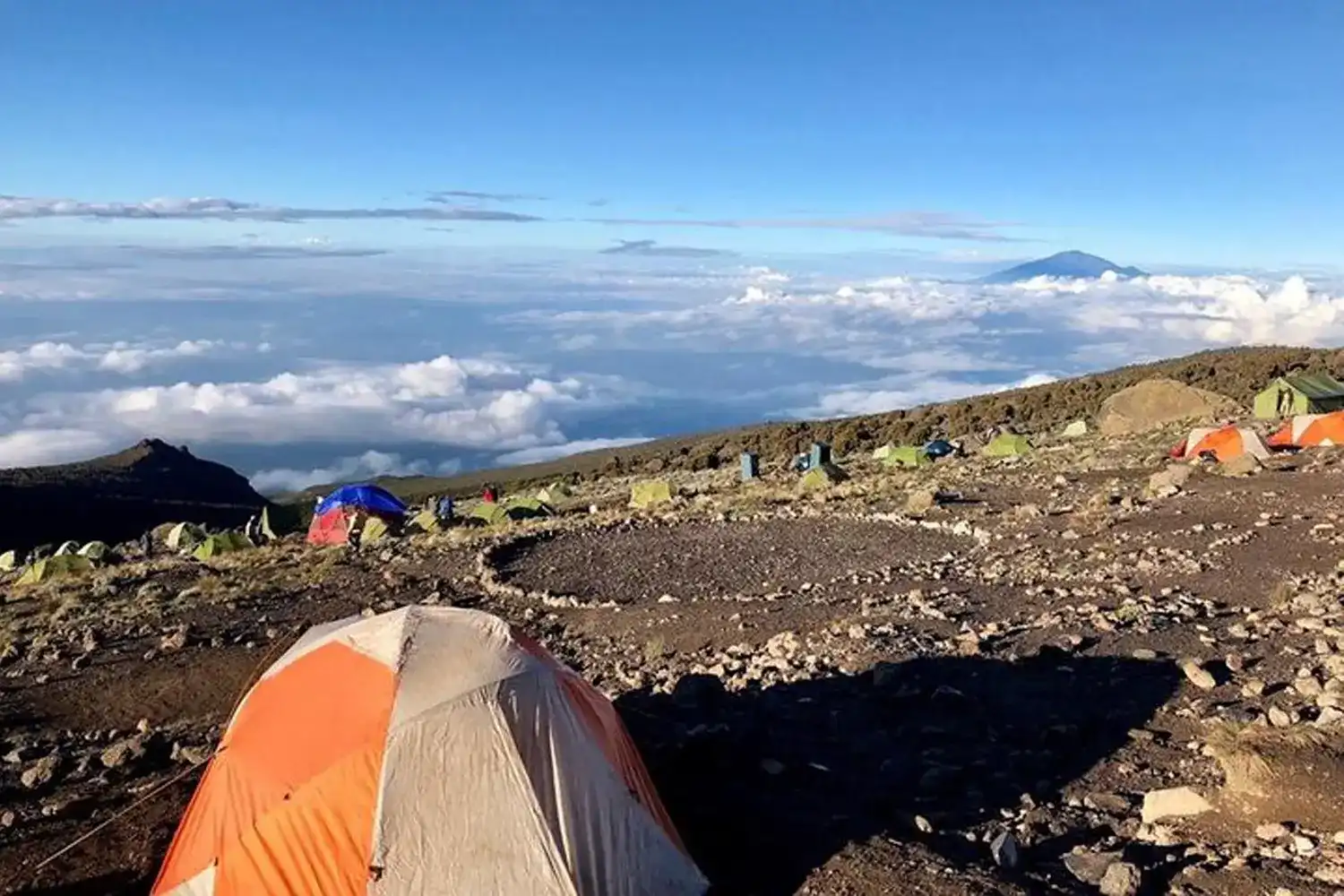 Ruta del circuit nord d'escalada i trekking al Kilimanjaro