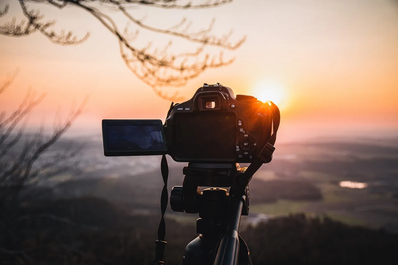 Best Camera Gear for Kilimanjaro Climbers | Jaynevy Tours