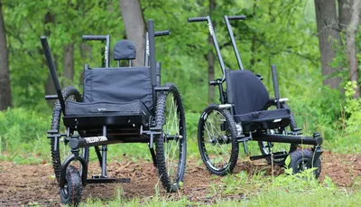 Fauteuil roulant pour l'escalade du Kilimandjaro