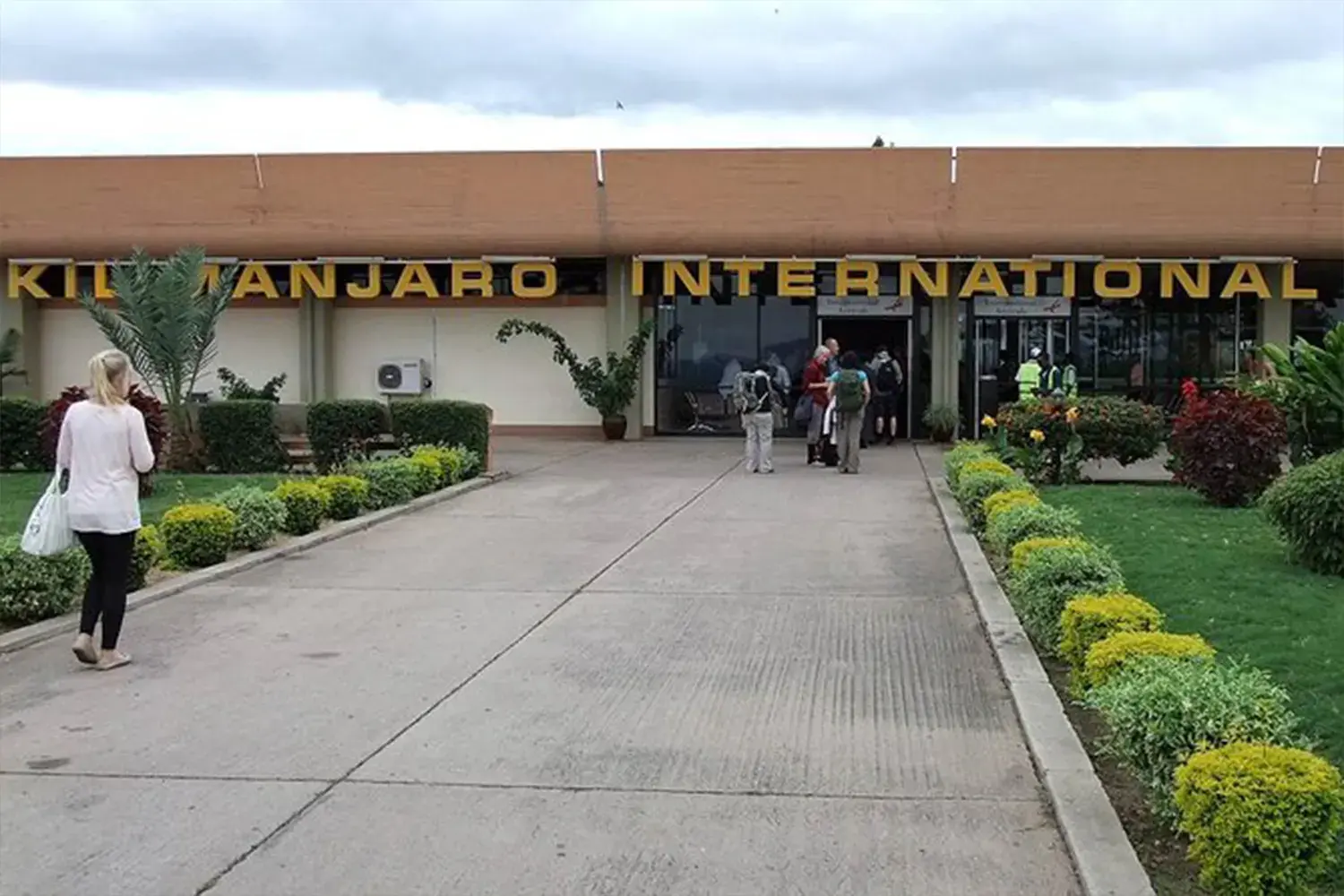 Trasferimento conveniente dall'aeroporto internazionale di Kilimanjaro (KIA) a Moshi o Arusha (ritiro e riconsegna)