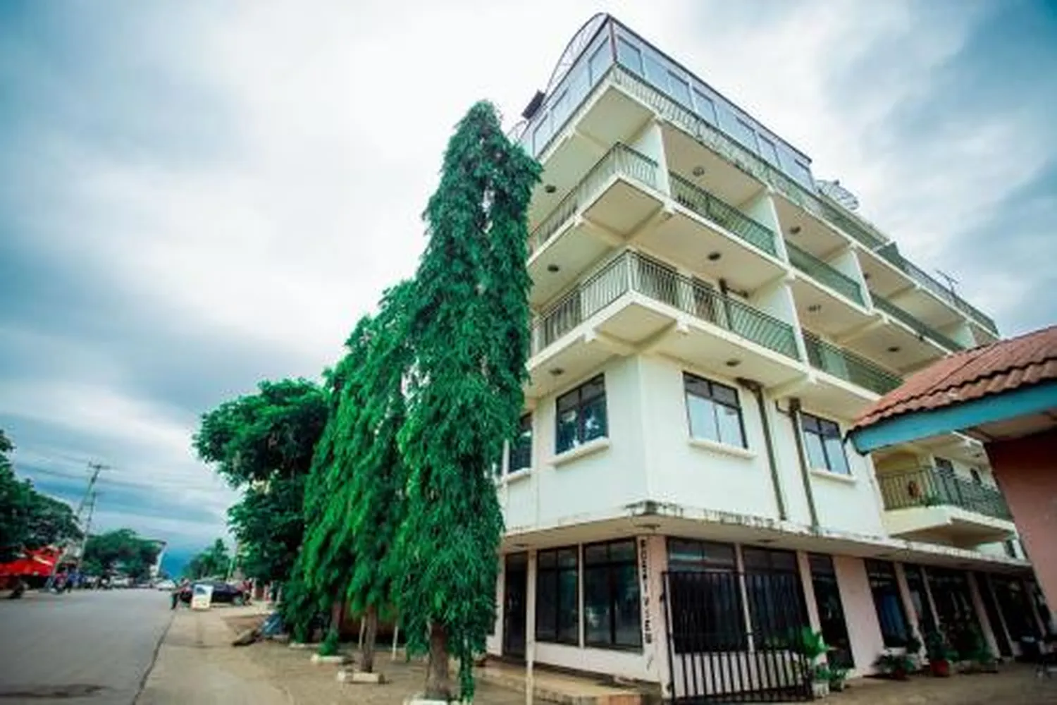 Moshi Hotel Kilimanjaro Βεράντα με θέα