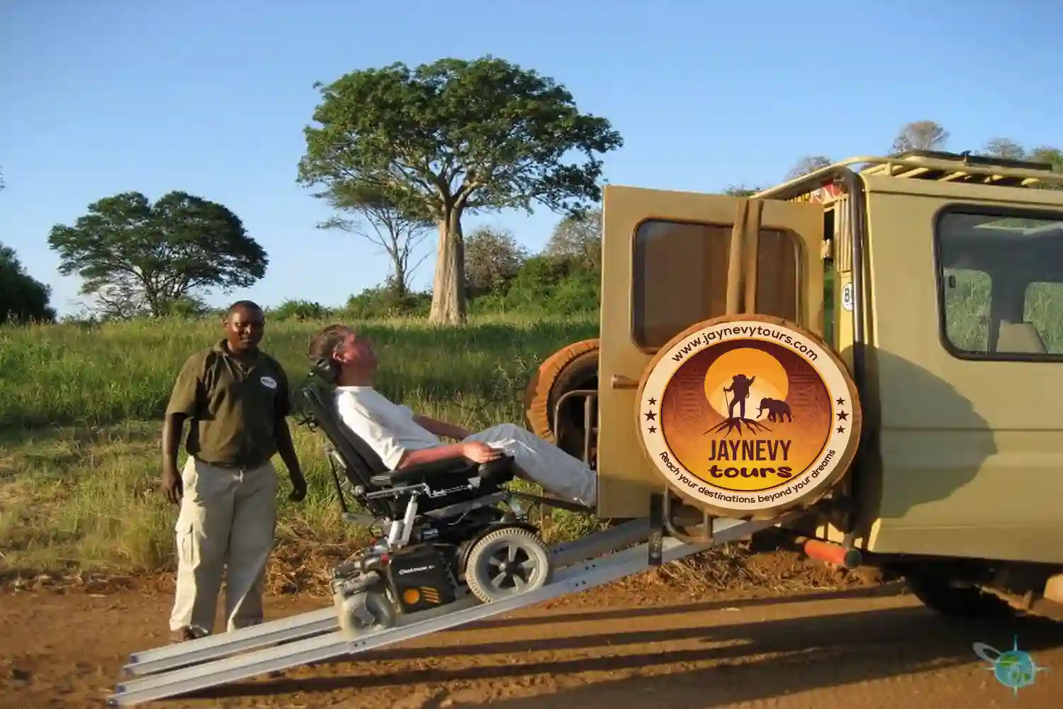 Safarifahrzeuge mit Rampen