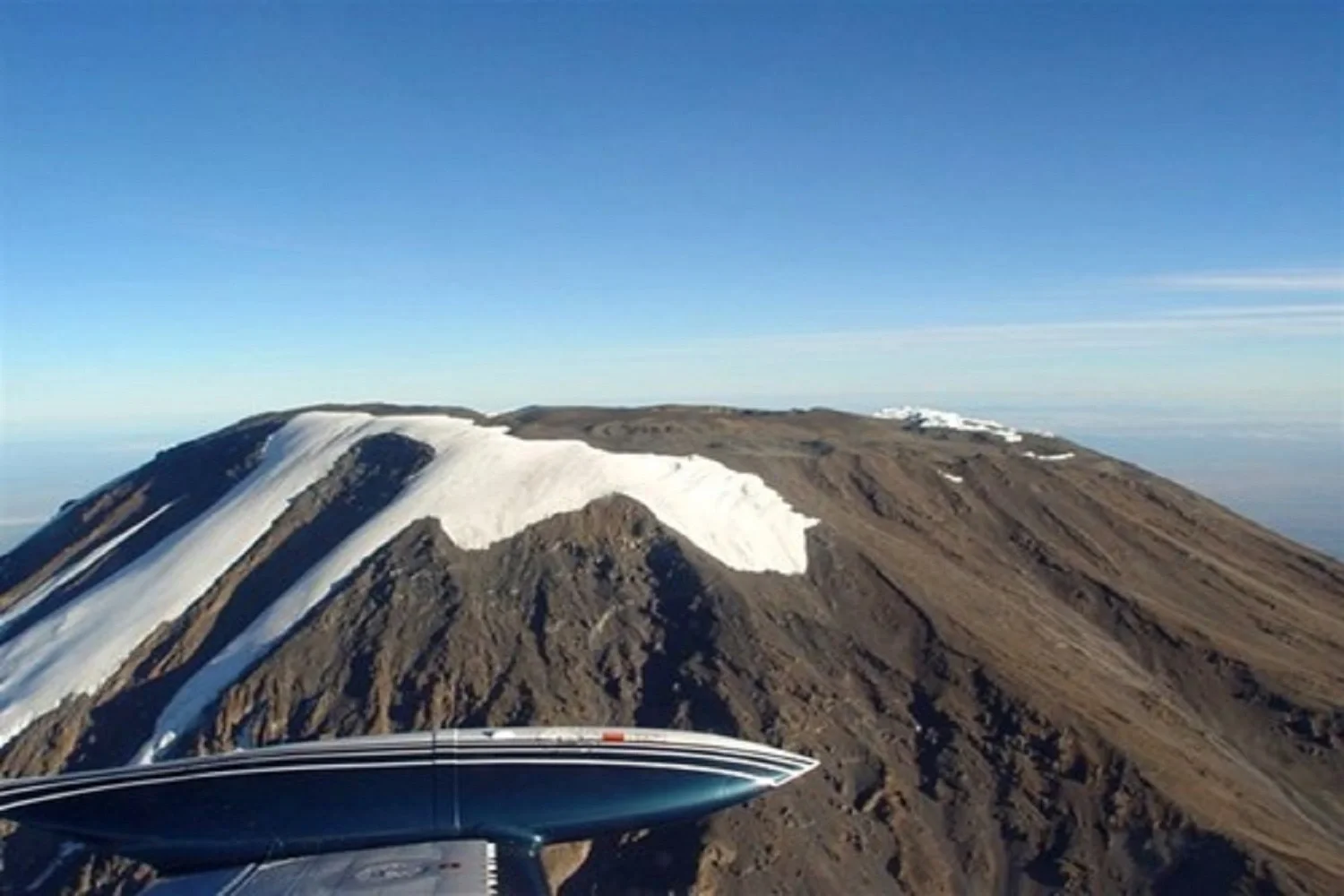 vista del cim del Kilimanjaro amb helicòpter