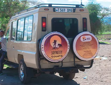 Special Safari Car and Driver guide exiting