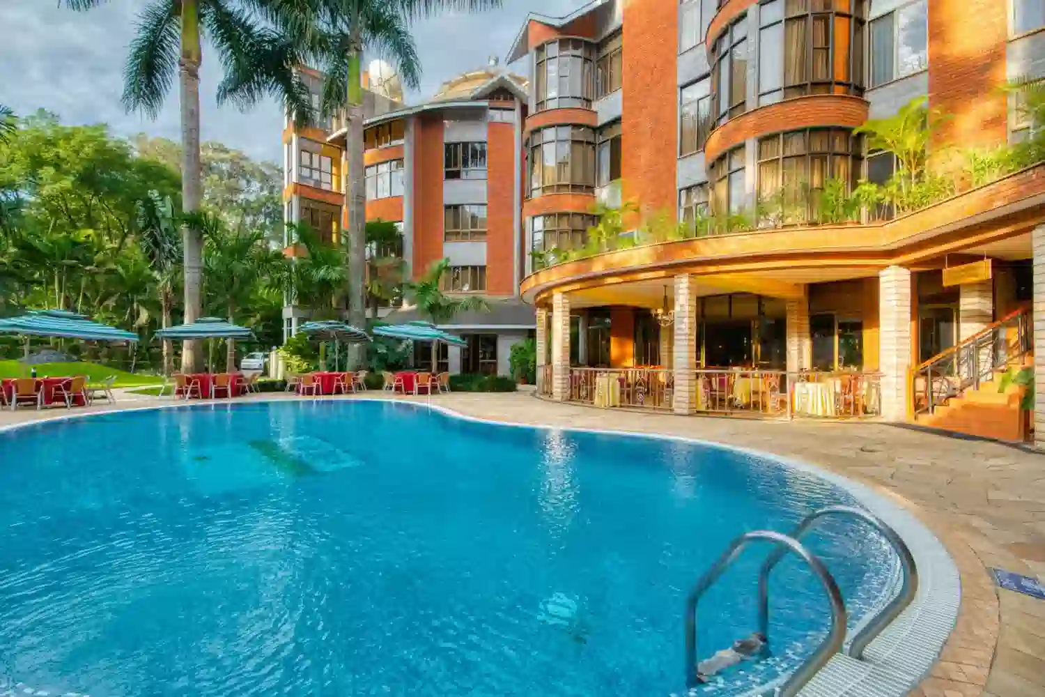 Transfer von KIA zum Kibo Palace Hotel